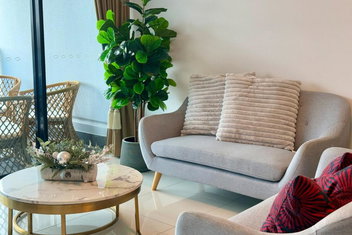 Resort-Style Apartment Near Harbour Town with Hotel Gold Coast