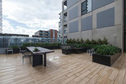 Resort Style Living In The Heart Of Moonee Ponds - Hotel Gold Coast 3