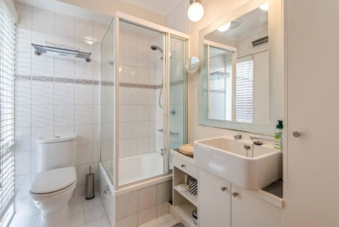 Retreat On George - Hotel Gold Coast 1