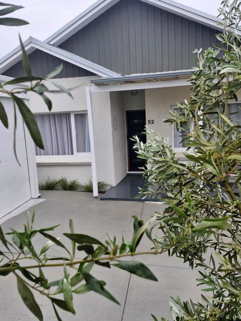 Retreat - Hotel Gold Coast 0