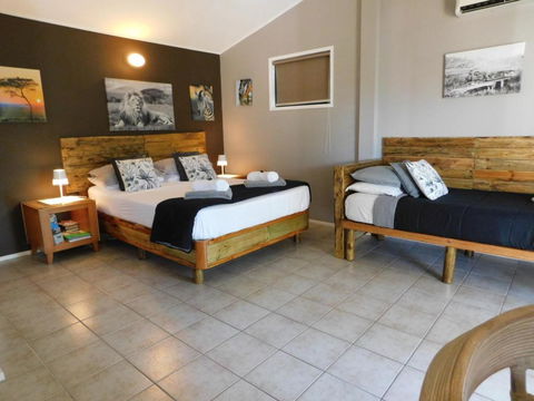 Riverbend Cottage Cabin - Little Heaven - Hotel Gold Coast 3