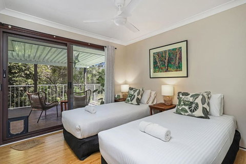 Riverfront Oasis In Elanora - Hotel Gold Coast 3