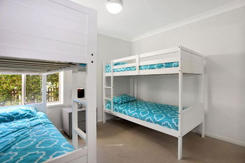 Riverside Views Hawks Nest - Hotel Gold Coast 3