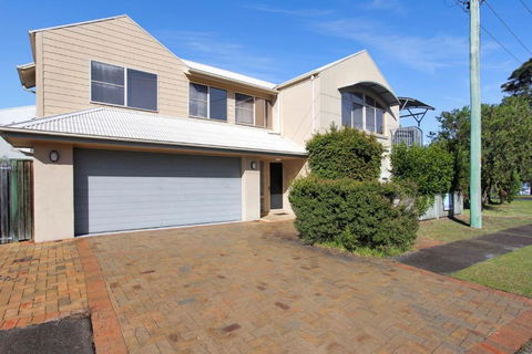 Riverside Views Hawks Nest - Hotel Gold Coast 0