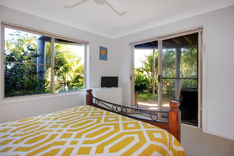 Riverside Views Hawks Nest - Hotel Gold Coast 2