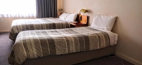 Redhill Cooma Motor Inn - Hotel Gold Coast 2