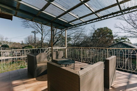 Restful Canberra Retreat In Spacious Terrace Home - Hotel Gold Coast 2