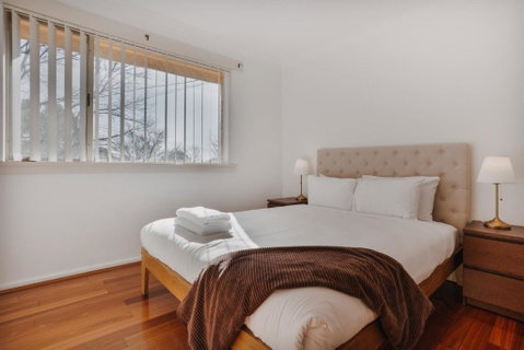 Restful Canberra Retreat In Spacious Terrace Home - Hotel Gold Coast 3