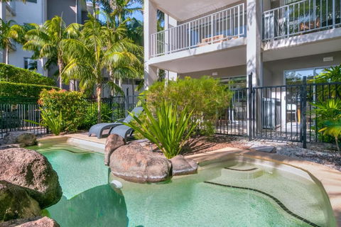 Salt&Pepper Sanctuary - Plunge Pool Resort Apartment By UHoliday - 2BR, 1BR And Studio Hotel Room Configurations Available - Hotel Gold Coast 1