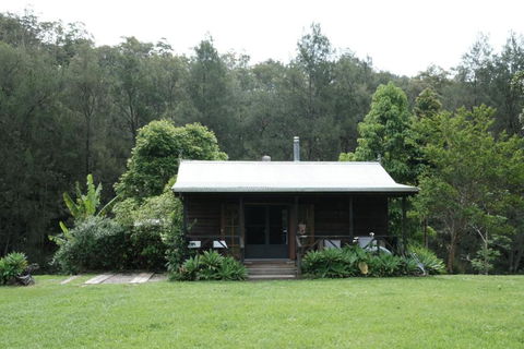 Romantic Wooden Nature Cabin Overlooking Forest & Crystal Clear River - Hotel Gold Coast 0