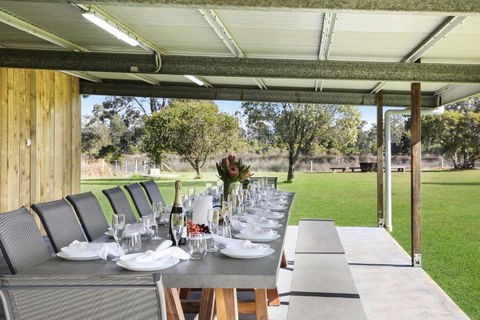 Roads End With Games Barn Ponies Alfresco Dining - Hotel Gold Coast 2