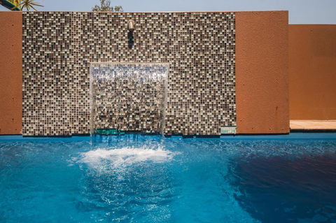 Rocky Resort Motor Inn - Hotel Gold Coast 3