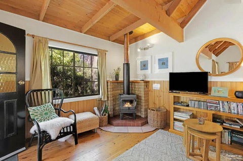 Romantic Tricklebeck Spa Cottage - Hotel Gold Coast 1