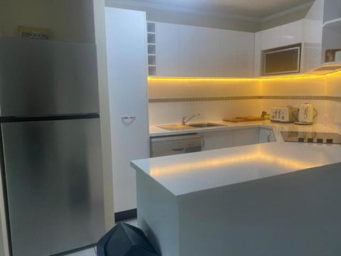 ROOFTOP APARTMENT AT MARINA TERRACES - Hotel Gold Coast 2