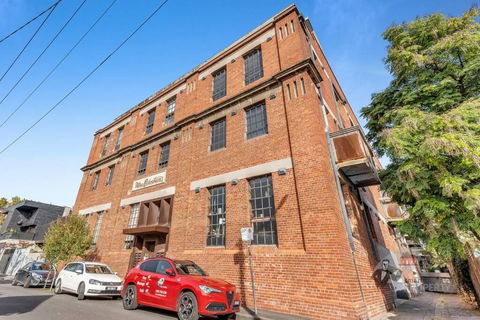 Rooftop Warehouse In Fitzroy - Hotel Gold Coast 2