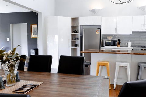 Rosella - Hotel Gold Coast 2