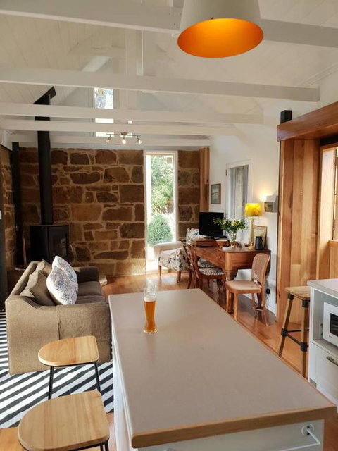Rosendale Stables - Hotel Gold Coast 1