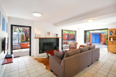 Ross Cres Spacious Private Beach House - Hotel Gold Coast 1