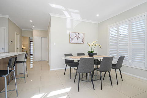 Rousehill Sweet Spacious 4BR Quiet House - Hotel Gold Coast 1