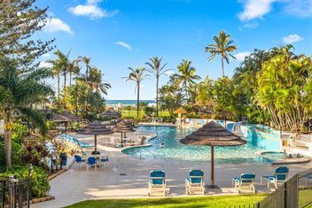Royal Palm 19 with Hotel Gold Coast