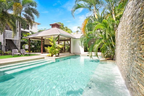 Royal Pavilions 8 - Hotel Gold Coast 0