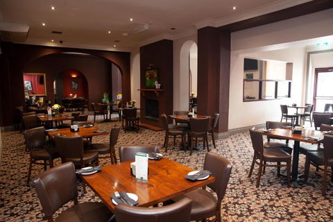 Royal Hotel Singleton - Hotel Gold Coast 2