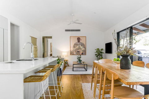 Rubber Soul - Hotel Gold Coast 1