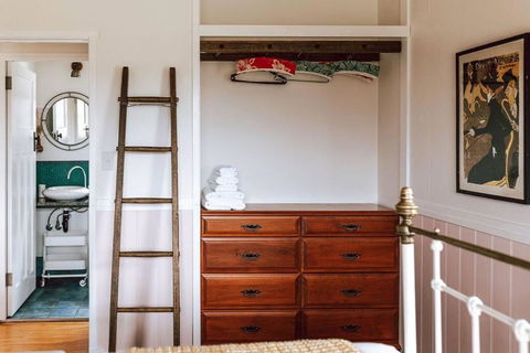 S U N S E T S H A C K Binalong - Hotel Gold Coast 2