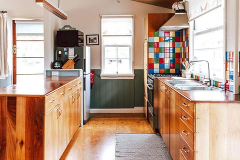 S U N S E T S H A C K Binalong - Hotel Gold Coast 3