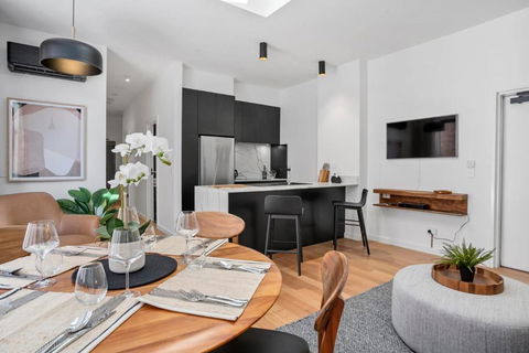 Sanctuary At Saddlers - Where Rustic Meets Refined - Hotel Gold Coast 3