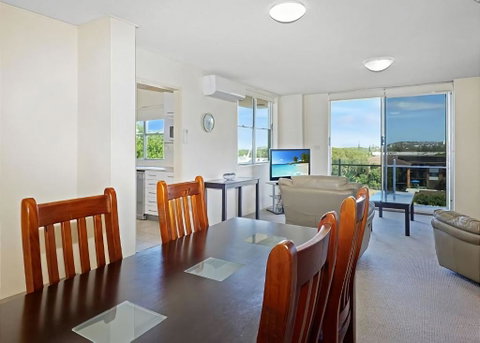 Sail Away - Hotel Gold Coast 2