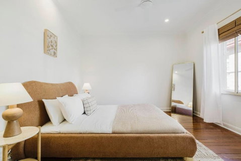 Salmon Calm - Trendy Velvet Allure By Albert Park - Hotel Gold Coast 0