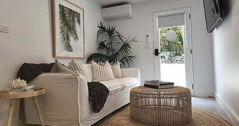 SALTY PALMS -Seaside Studio Apartment - Hotel Gold Coast 3