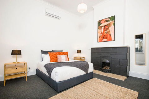 Salty Pines - 3BR House Glenelg South - Hotel Gold Coast 1