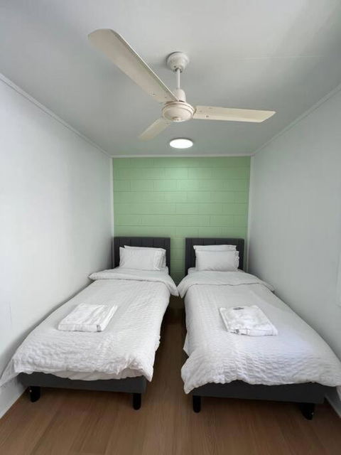 Samuel Grove - Hotel Gold Coast 2