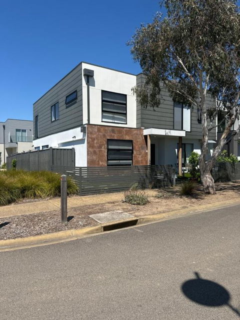 Sanary A Modern Beach Home In Martha Cove - Hotel Gold Coast 0