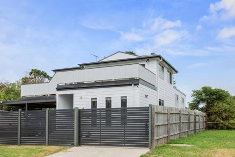 Sanctuary Lodge By Ready Set Stay - BYO LINEN & TOWELS - Hotel Gold Coast 2