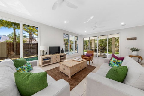 Sand And Sea Beach House - Hotel Gold Coast 2