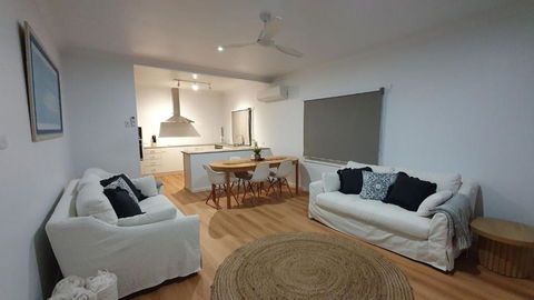 Sand And Swell At Sawtell - Hotel Gold Coast 2