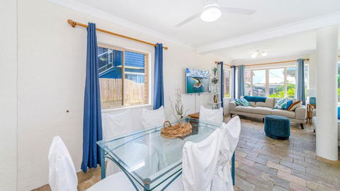 Sandilands 2 - Hotel Gold Coast 1