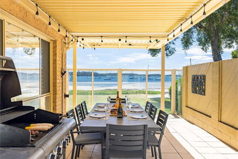 Sandy Beach House Corlette Unit 1 Waterfront WI-FI Aircon - Hotel Gold Coast 3