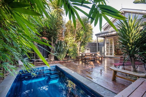 Sandy Village Retreat Heated Pool Bay Views - Hotel Gold Coast 0