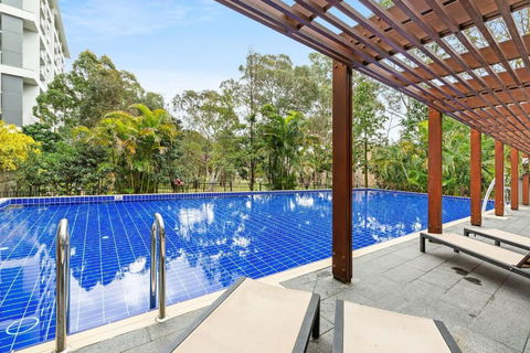 Saunders Sunbeam - Live The Macquarie Lifestyle - Hotel Gold Coast 0