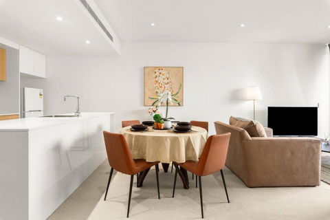 Saunders Sunbeam - Live The Macquarie Lifestyle - Hotel Gold Coast 1