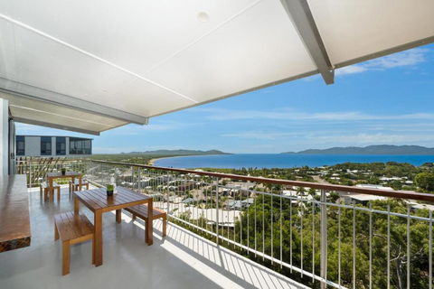 SEA-Renity On Castle Hill - Hotel Gold Coast 0