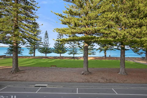 SEABREEZE At Victor Harbor - Hotel Gold Coast 1