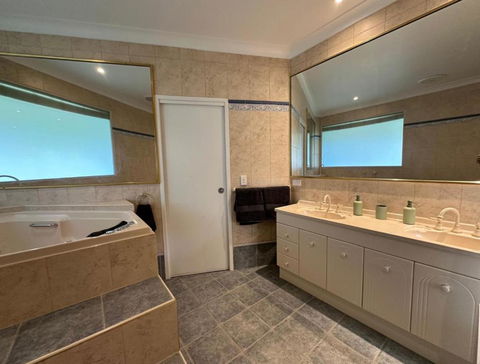 Shammah House - Hotel Gold Coast 2