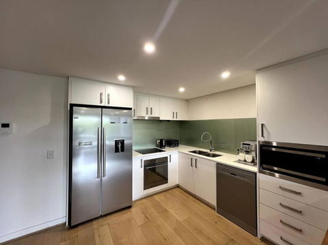 Shoal Vibes - Hotel Gold Coast 3