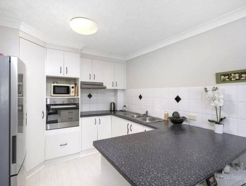 Southport Sykes Crt - Hotel Gold Coast 1