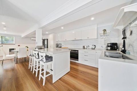 Spacious Home, Pool, Sauna Fits 10ppl - Hotel Gold Coast 1